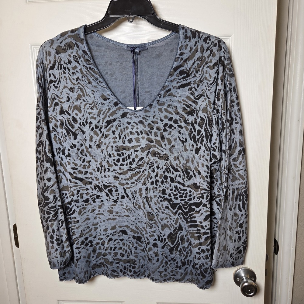 Tempo Paris sz M blue animal print lightweight sweater NWT casual fun chic